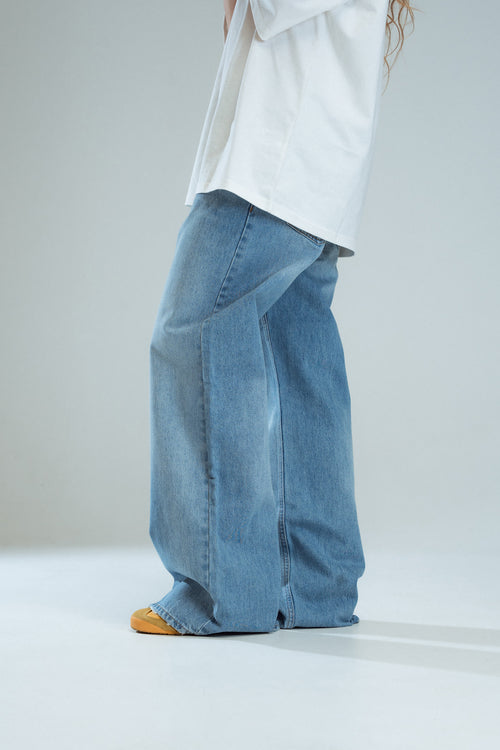 Baggy wide-leg jeans